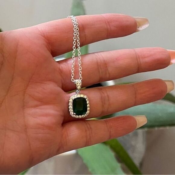 The Emerald Stunner Pendant Necklace in 925 silver - Picture 4 of 7